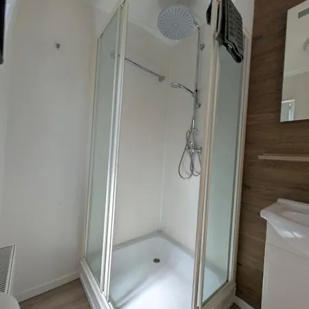 Modern House & Garden Near Amsterdam, 4 Guests Lägenhet *