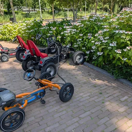 Modern House & Garden Near Amsterdam, 4 Guests Lägenhet
