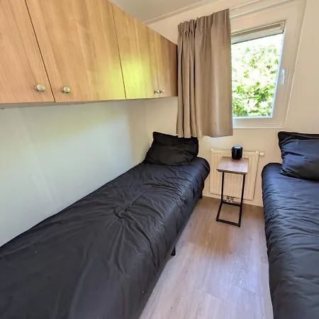 Modern House & Garden Near Amsterdam, 4 Guests Lägenhet *