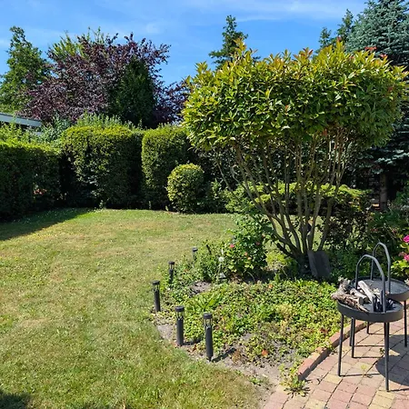 Modern House & Garden Near Amsterdam, 4 Guests アパート *