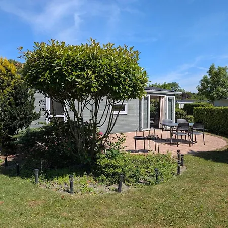 Modern House & Garden Near Amsterdam, 4 Guests アパート *